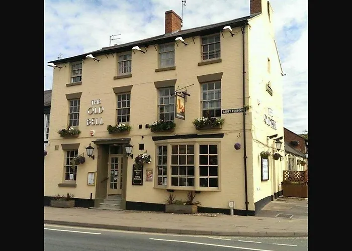 Cheap hotel: The Old Bell