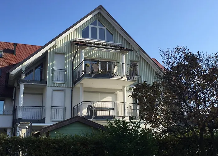 Ferienwohnung Seeblick - exklusive Wohnung in erster Reihe mit Balkon und Seeblick