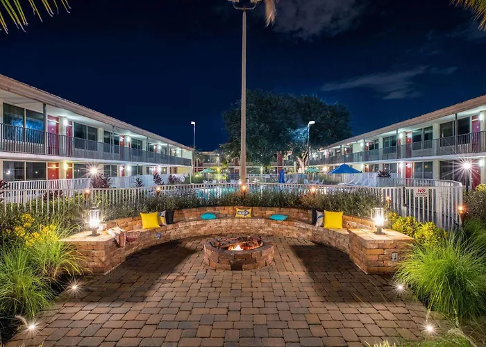Jacuzzi hotel: Ramada By Wyndham Kissimmee Gateway - Free Theme Park Shuttle