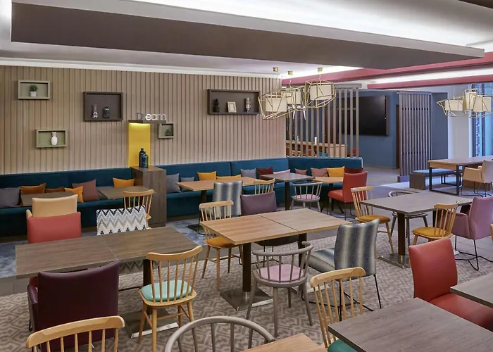 Hampton By Hilton City West