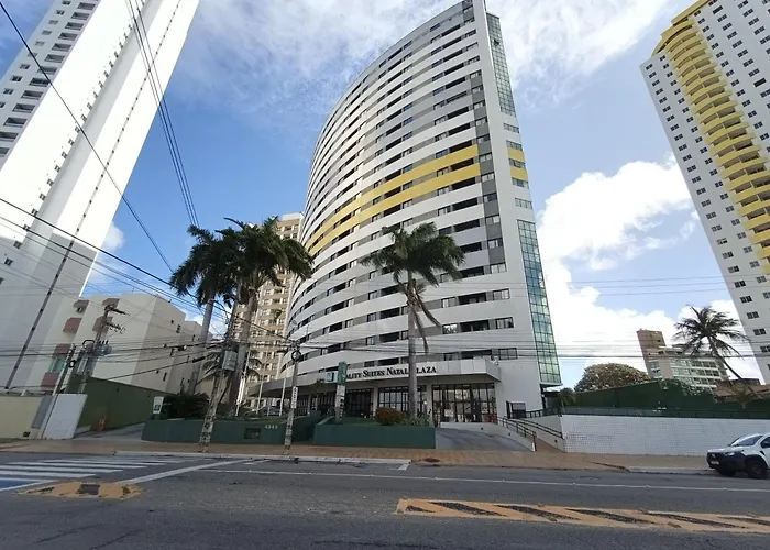 Plaza requinte, conforto e vista para o mar