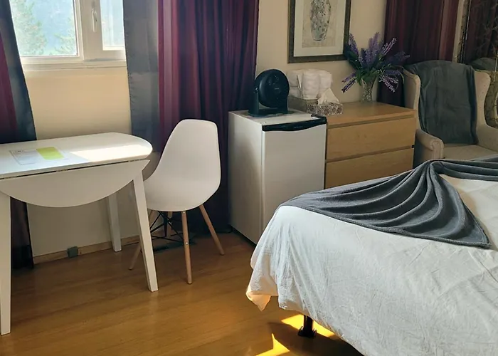 Dewberry Homestay B&B