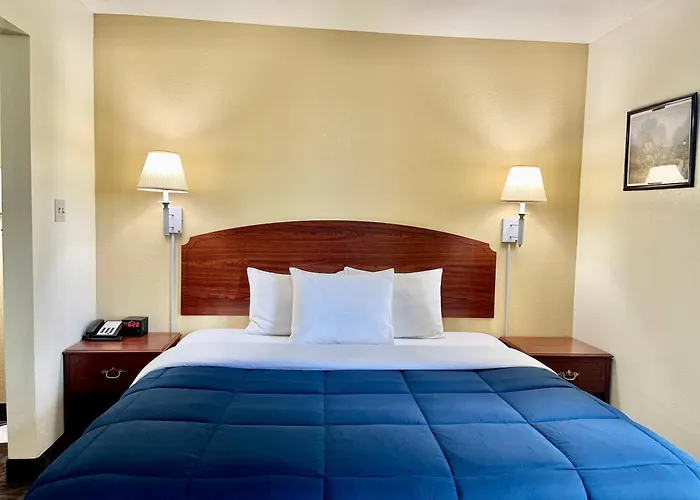 Candlelight Inn & Suites Hwy 69 Near Mcalester
