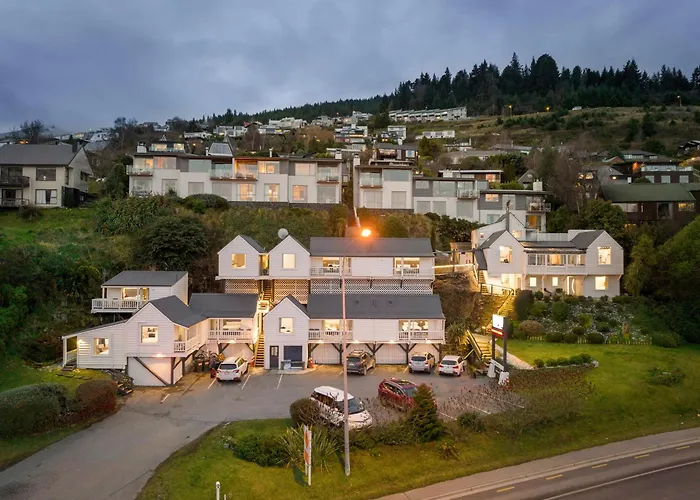 Lakeview Colonial Motel
