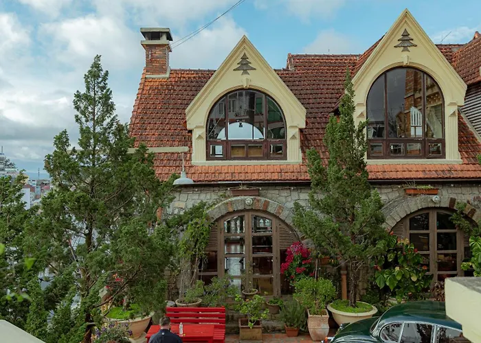 Hotels With Four Stars Saphir Dalat