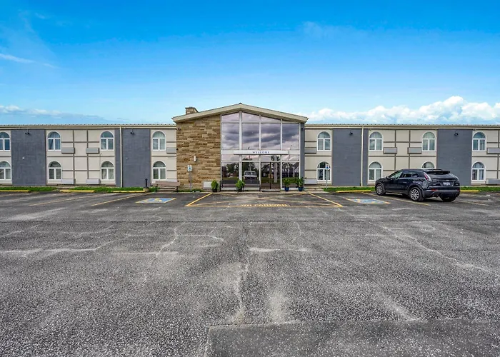 Jacuzzi hotel: Travelodge By Wyndham Sarnia
