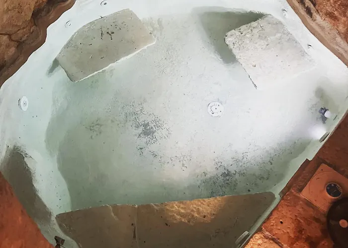 Hotel Jacuzzi: Grotta Carlotta