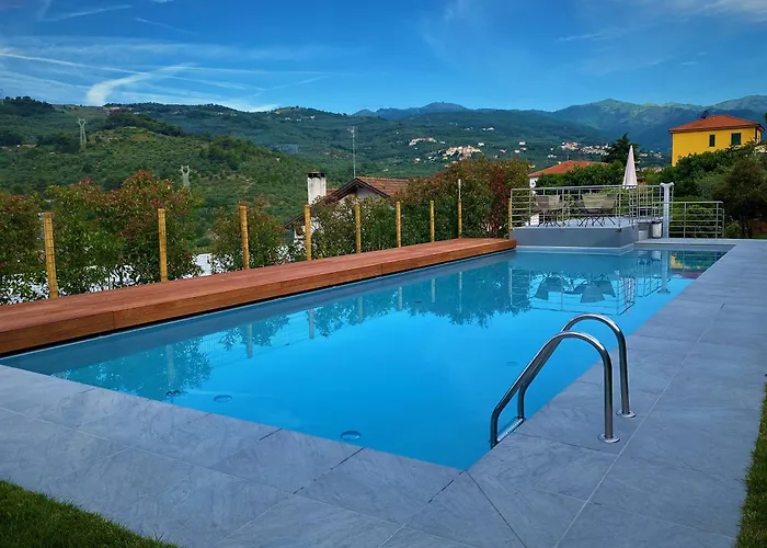 Hotel con piscina: Agriturismo Benza
