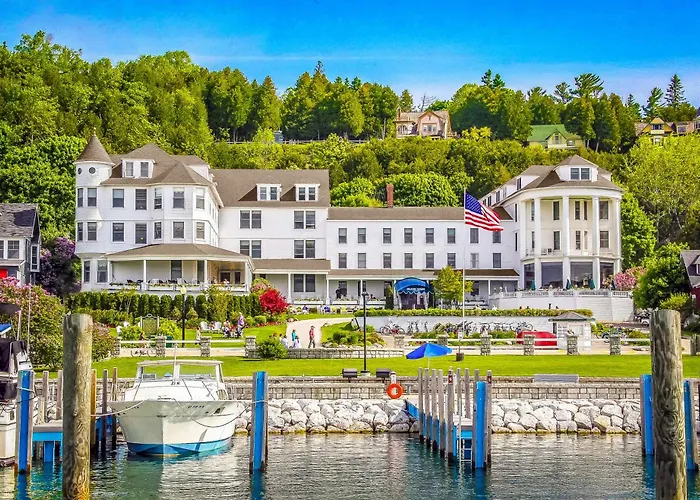 Luxury hotel only: Island House Hotel