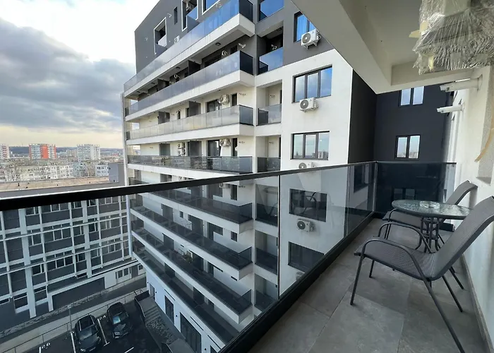 Perfect Host Palas Studio Central