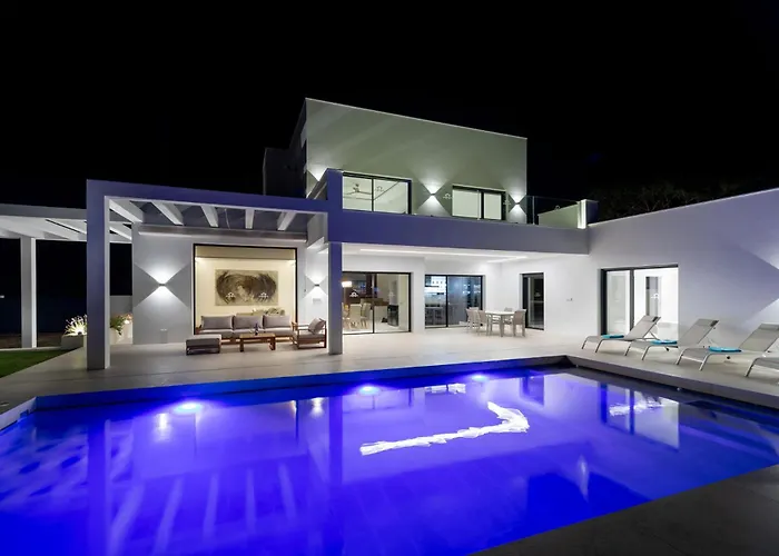 Chalet: Alba Sea Villa