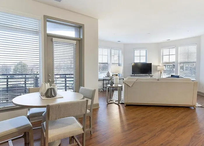 Landing Modern Apartment With Amazing Amenities