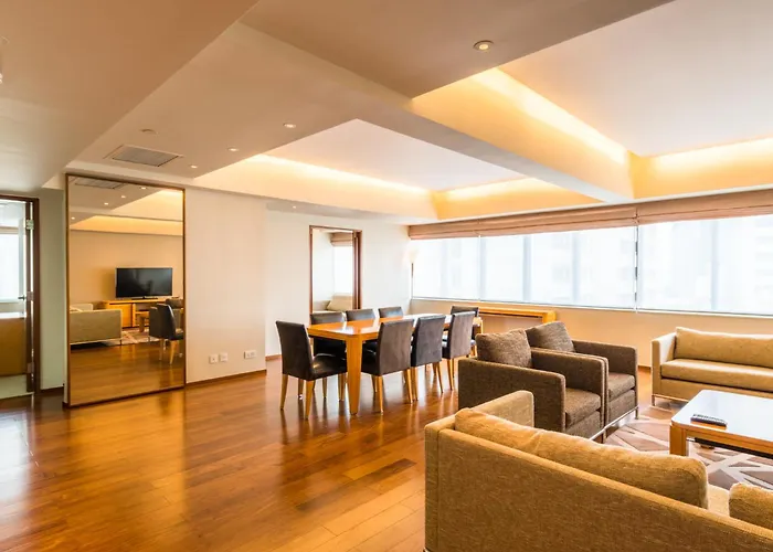 Ping Pong hotel: Shanghai Centre Serviced Apartment