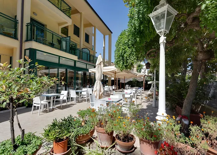 Gadames - Lunch On The Beach