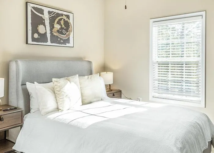 Landing Modern Apartment With Amazing Amenities