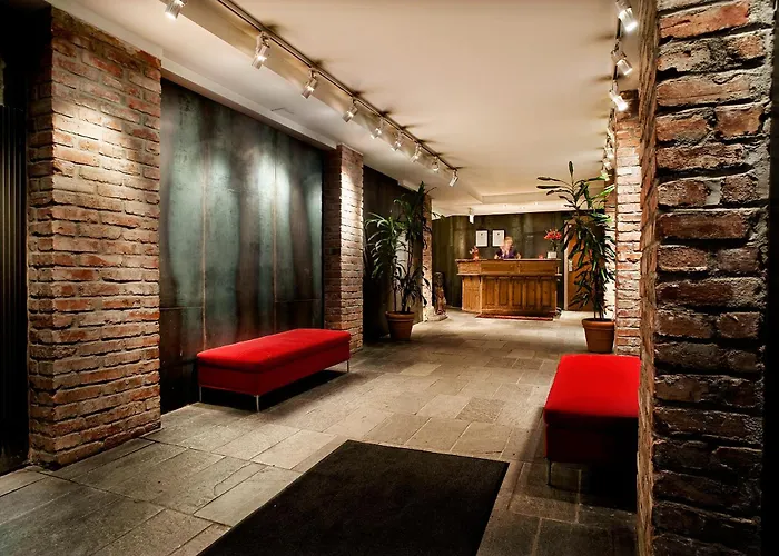 In Luxury hotels Hellsten