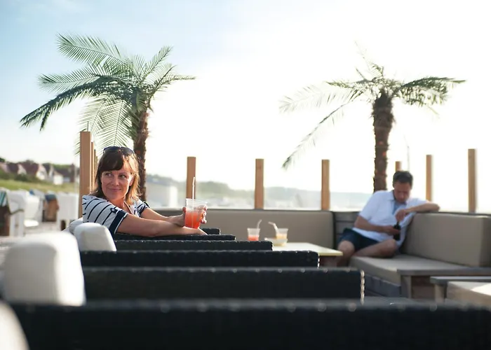 Hotels with pool Neptun