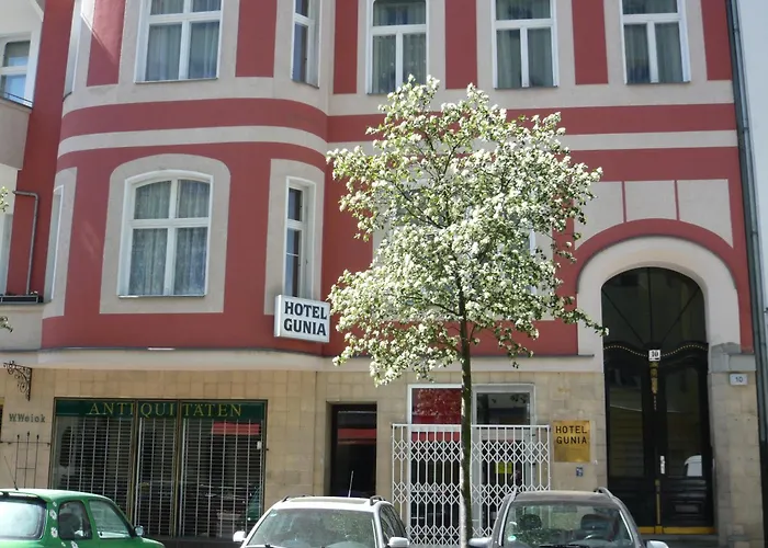  Gunia