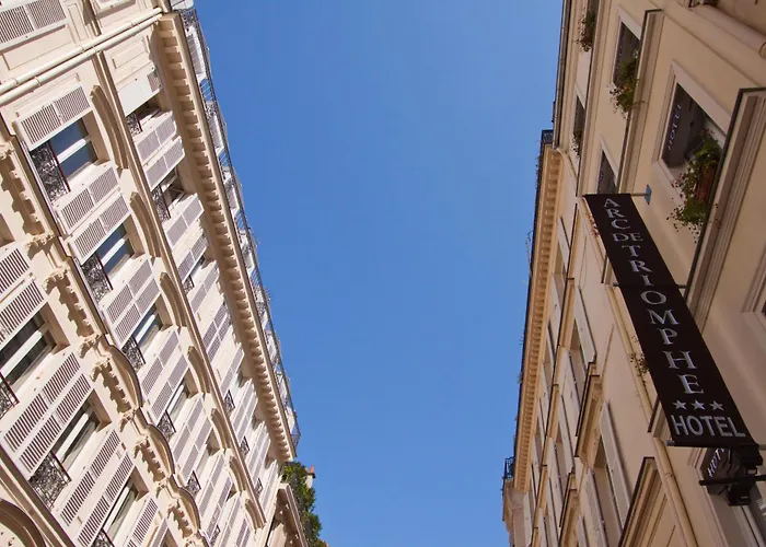 Kid friendly hotel Arc De Triomphe