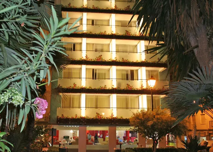 Oasis Plaza