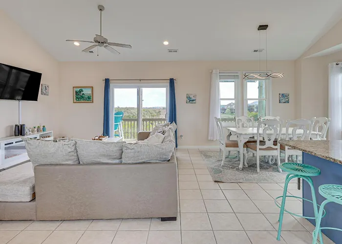 Walk To Surf City Beach: Ocean-View Home W/ Decks!