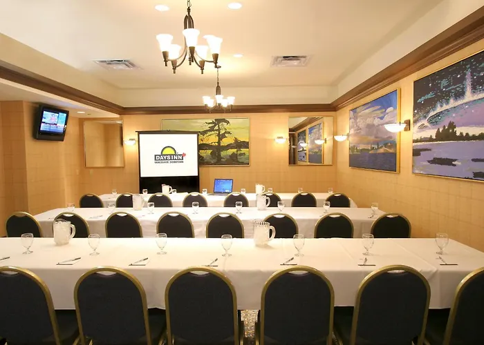 Self catering: Days Inn By Wyndham Vancouver Downtown