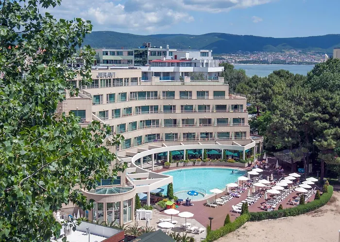 Jeravi Beach Hotel