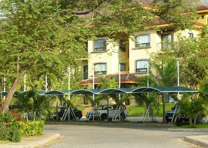 The Oaks Tamarindo Pool Front Condominiums Fast Wifi