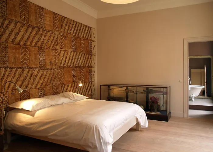 Hotel near College: Le Vaudeville