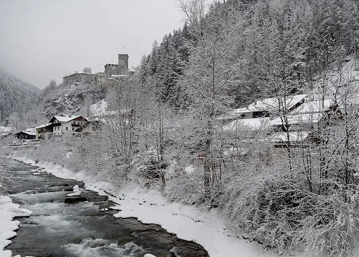 Residenz Feldmuehle Unterhalb Der Burg Taufers