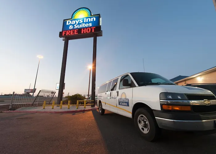 Days Inn & Suites By Wyndham Laredo