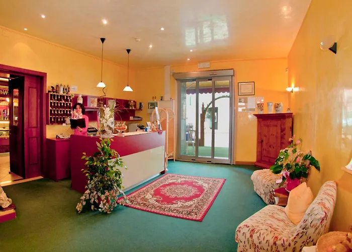 Hotel Con Piscina Albergo Due Spade