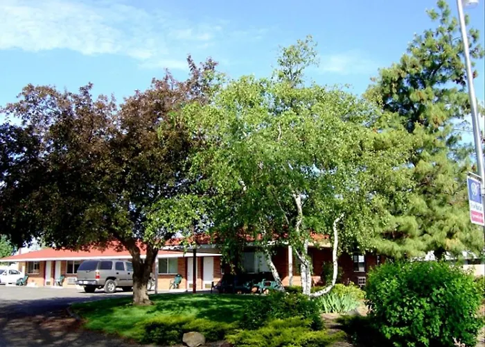 Motel: Golden West Motel