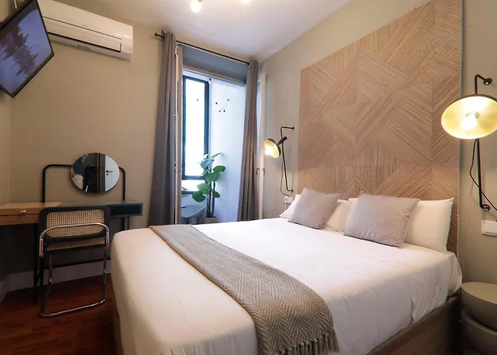 Pension Guide Suites You Gran Via