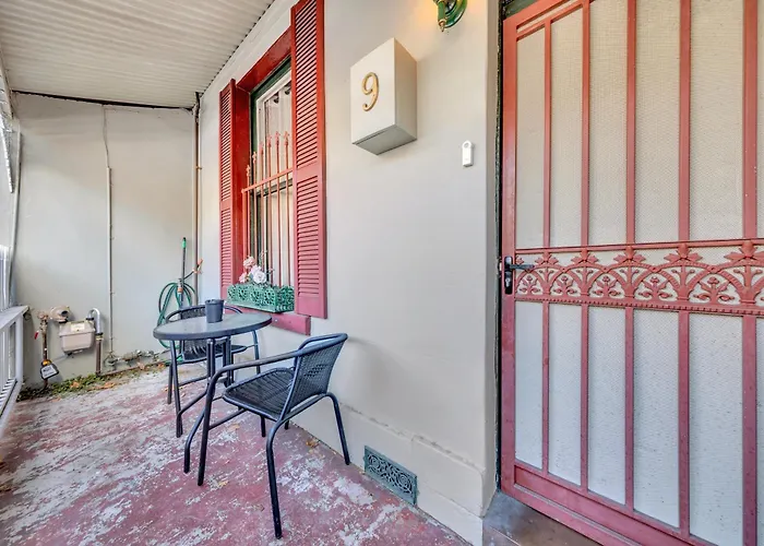 Melbourne Guest House With Parking And Courtyard