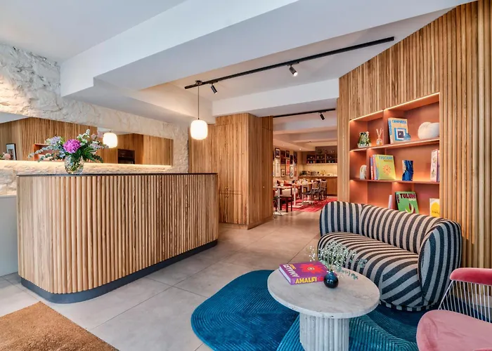 Hotel with view: Republik Hotel