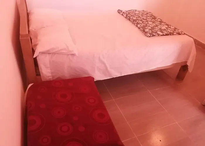 Una Cuadra Del Parque, Hostal Suculenta