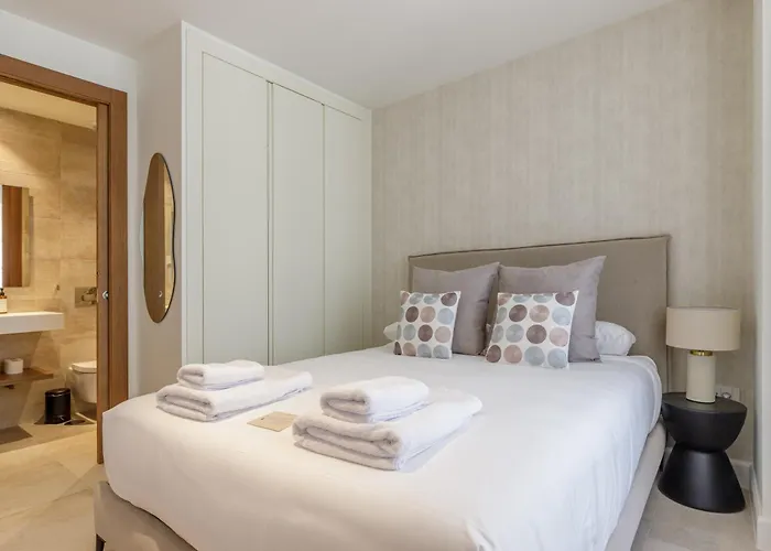 Plaza Del Siglo Suites & Boutique Apartments By Caleta Homes