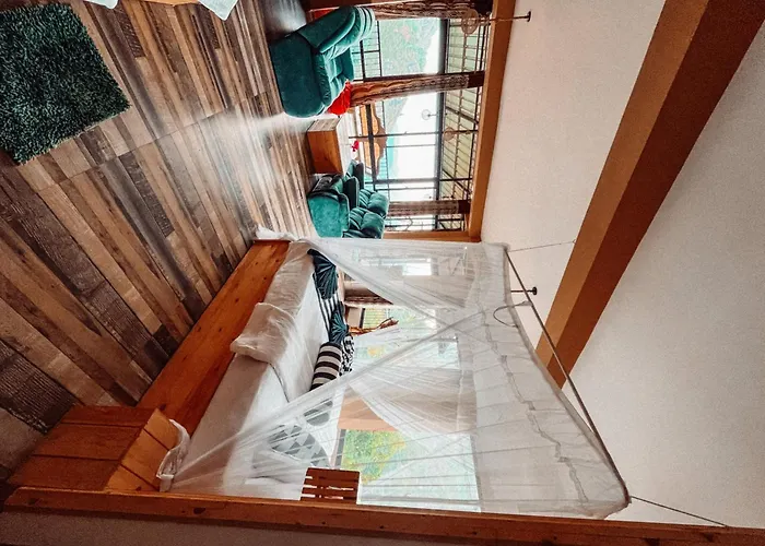 Family Hotel: Green Hill