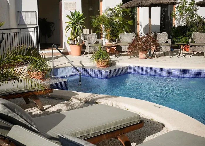 Chalet: Las Palmeras del Califa