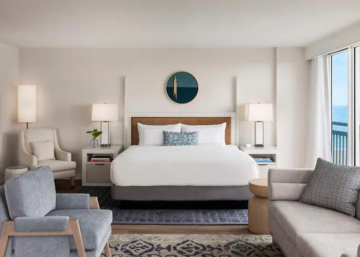 The Singer Oceanfront Resort, Curio Collection By Hilton