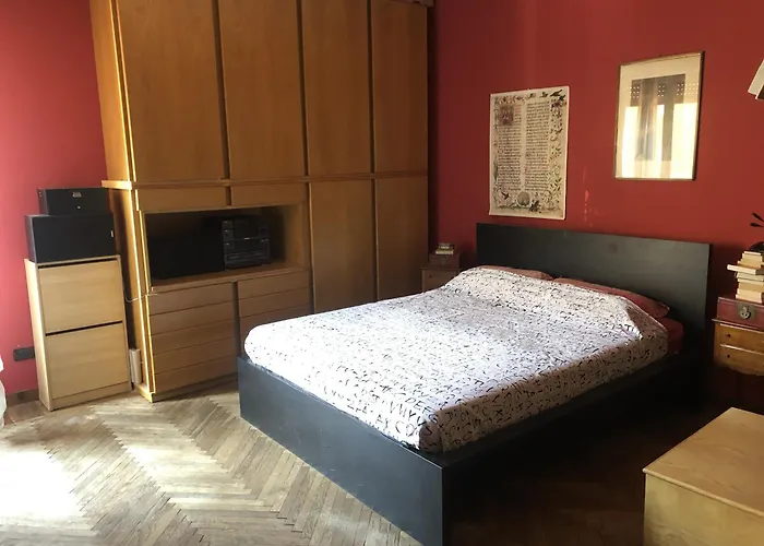 Hotel familiare: camera in via Tolstoi