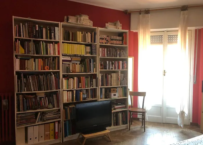 Hotel familiare: camera in via Tolstoi