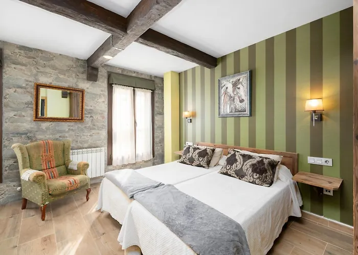 Casa de huéspedes: Cimavilla Rooms