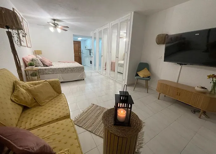 Seaview Port Royal, Los Cristianos, Heated Pool, Wifi
