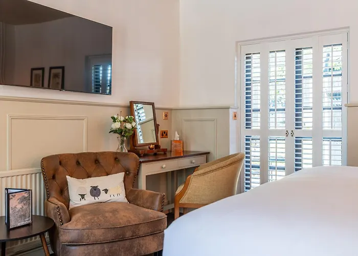 B&B only: Woolpack Inn