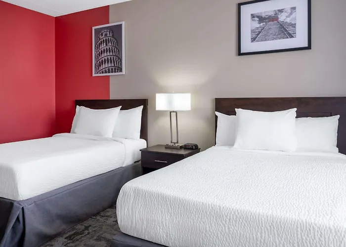 Ramada By Wyndham Thunder Bay Airlane
