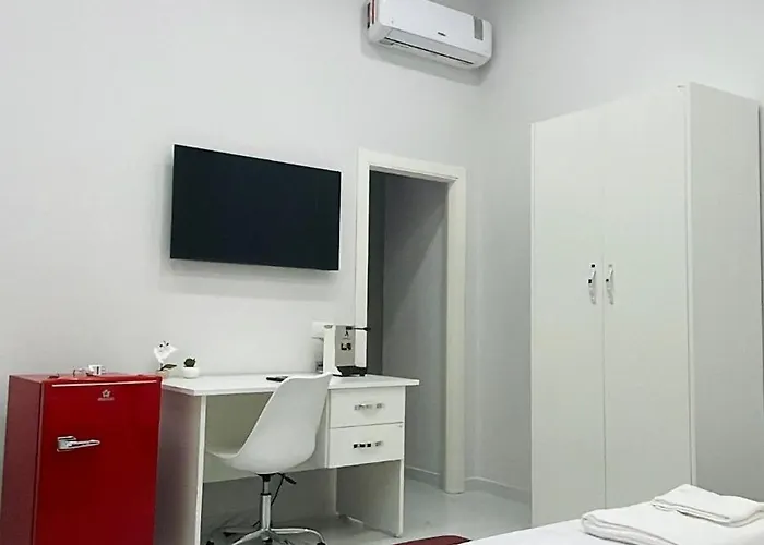  Merlino Rooms