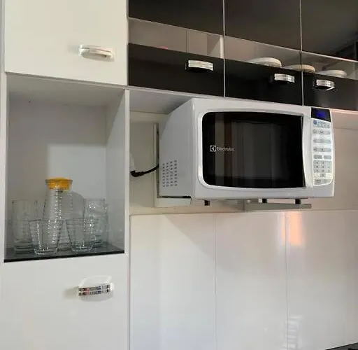 Kitnet 206 Centro, Com Linda Vista Janela, Tv Smart