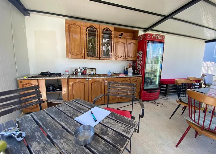 Roza'S Guest House Camping Shkoder